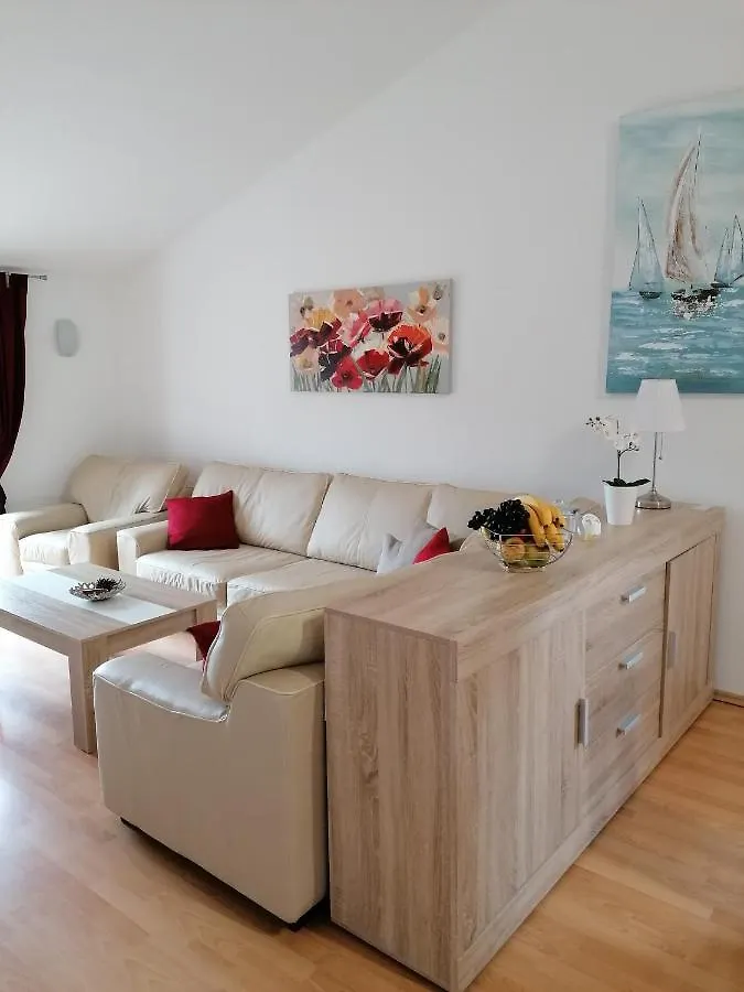 Apartment Pasa ميدولين